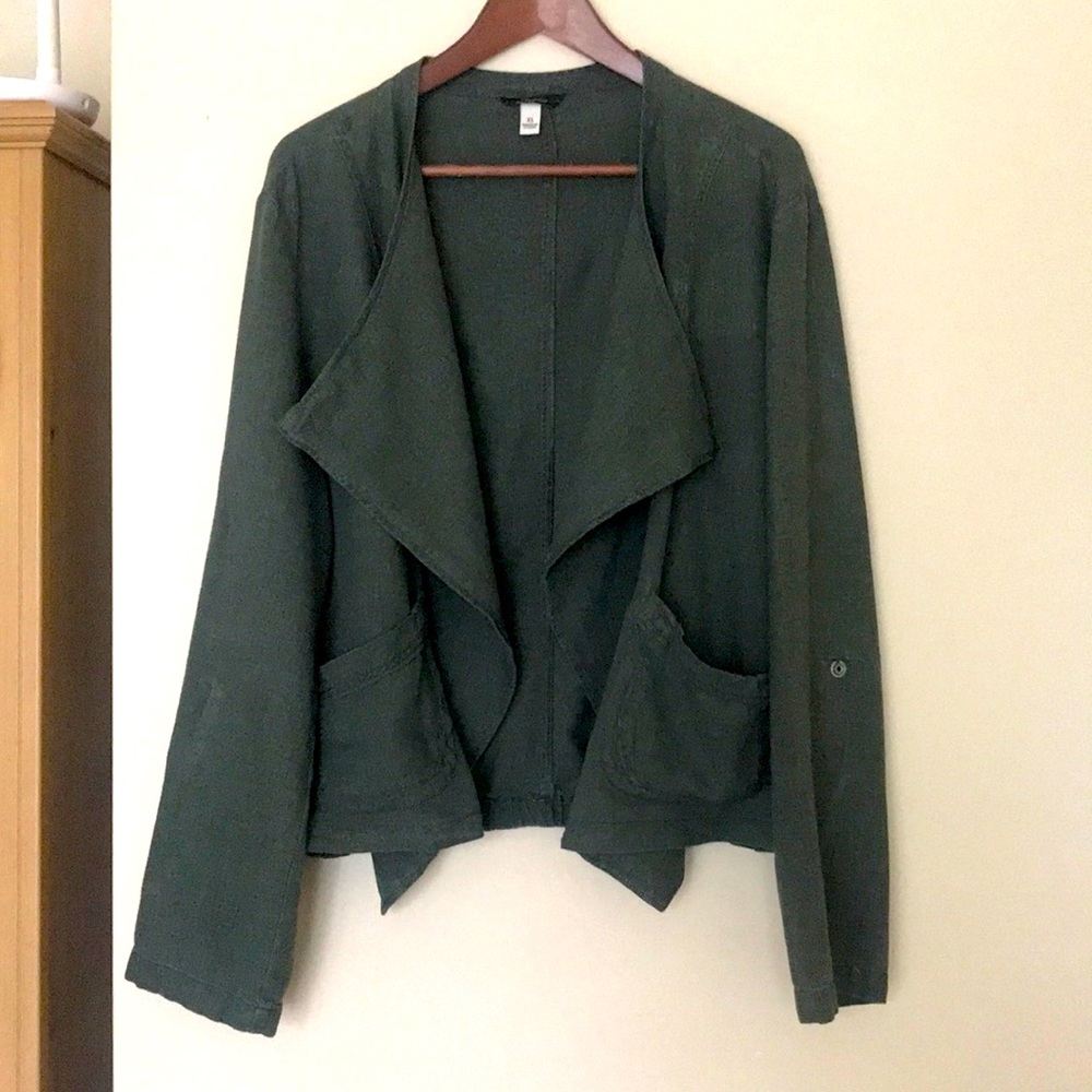 Supplies jacket
